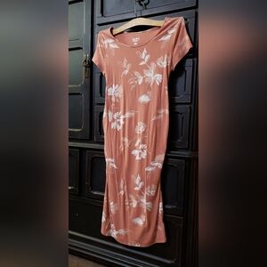 Isabel Maternity by Ingrid & Isabel Dusty Rose Floral Scoop Top